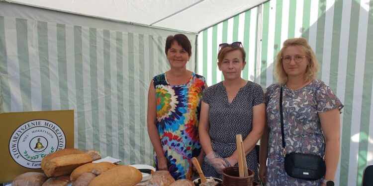 Tarnobrzeg: Świeże pieczywo, domowe ciasta, pizza i pasztety. XII Święto Chleba w Mokrzyszowie (ZDJĘCIA)