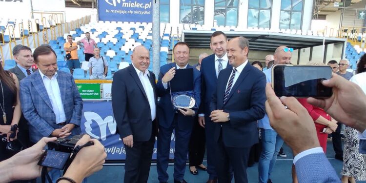 Mielec: Stadion ma już swoje imię – Grzegorza Lato