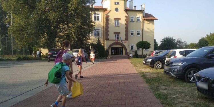 Tarnobrzeg. Miasto nie rezygnuje z budowy hali sportowej przy SP6