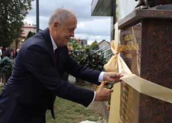 Tuszów Narodowy: Poświecenie figury świętego Michała Archanioła