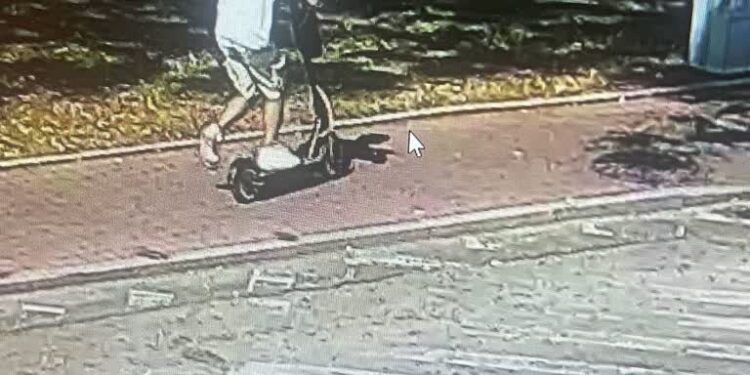 Kierujący hulajnogą poszukiwany. Potrącił dziewczynkę