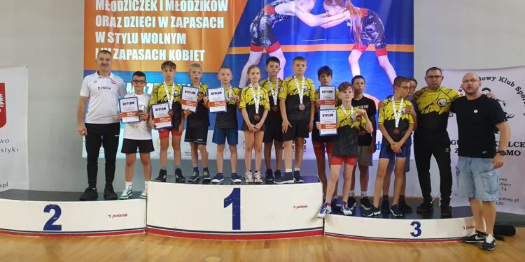 Połaniec: Zawodnicy i zawodniczki MKS Czarni Połaniec zdobyli 11 medali na VI Turnieju Gór Świętokrzyskich w zapasach