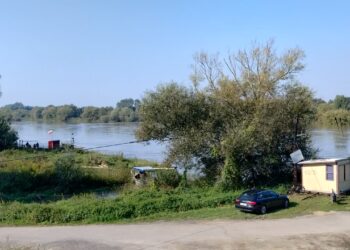 Tarnobrzeg: Poziom wody w Wiśle w Tarnobrzegu powoli się obniża