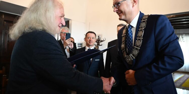 Sandomierz: Cezary Łutowicz Honorowym Obywatelem Miasta Sandomierza