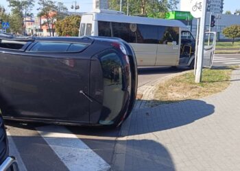 Mielec:  Wypadek na skrzyżowaniu ulic  Sienkiewicza i Drzewieckiego w Mielcu