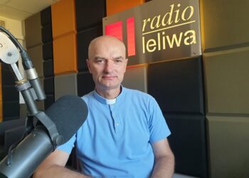 Proboszcz parafii pod wezwaniem Świętej Barbary w Tarnobrzegu, ksiądz Dariusz Sidor.