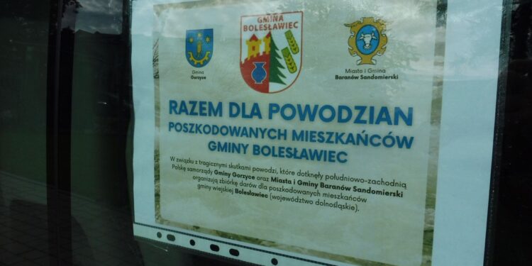 Baranów Sandomierski, Gorzyce. Pomagają powodzianom