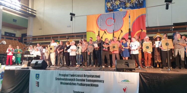 Tarnobrzeg: XX przegląd twórczości ŚDS-ów z Podkarpacia (ZDJĘCIA)