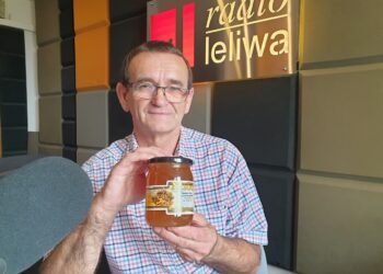 Leszek Krzemiński, przedstawiciel Rejonowego Koła Pszczelarzy w Tarnobrzegu