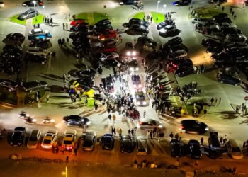 Mielec: Policja przeszkodziła w organizacji nielegalnych wyścigów samochodowych