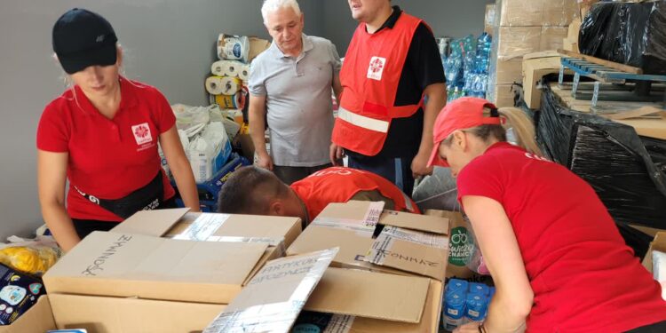 Sandomierz: Ponad milion złotych dla powodzian od diecezji sandomierskiej