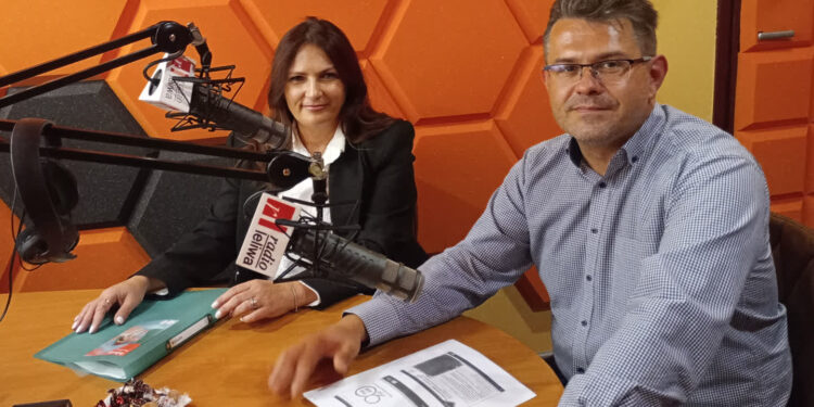 Małgorzata Brzezińska, kierownik Inspektoratu ZUS w Stalowej Woli i podkarpacki rzecznik ZUS Wojciech Dyląg