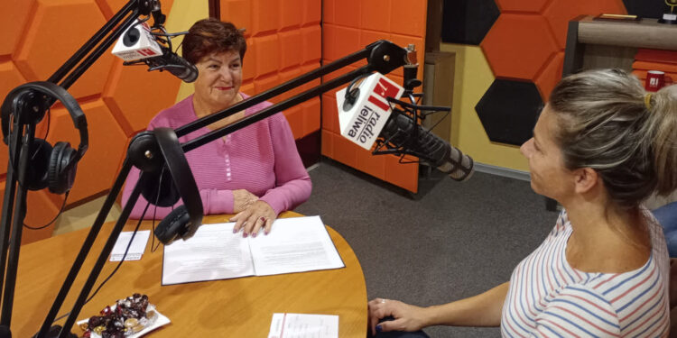 Barbara Baryła, prezes Stowarzyszenia Amazonek w Stalowej Woli i Elzbieta Mierzwa-Laba współpracująca z Fundacja Szeptus