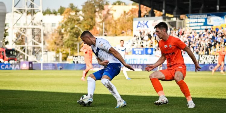 Mielec: Remis na mieleckiej murawie