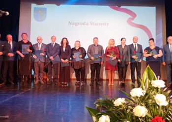 Stalowa Wola: Powiat rozdał nagrody dla nauczycieli i stypendia dla uczniów