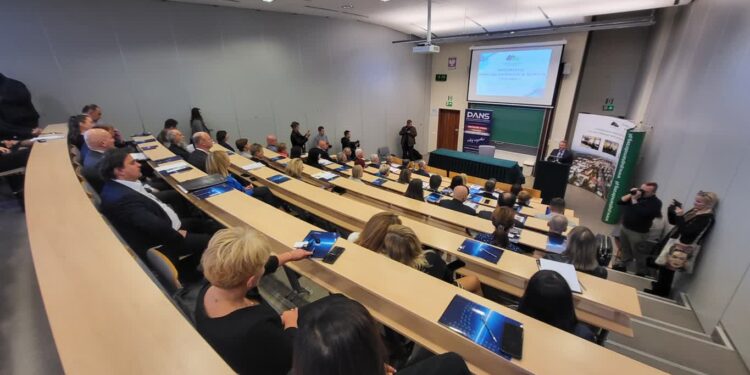 Tarnobrzeg. Konferencja „Samorząd partnerem w biznesie”