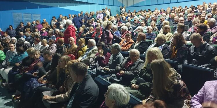 Tarnobrzeg: Na film o księdzu Michale przybyły tłumy