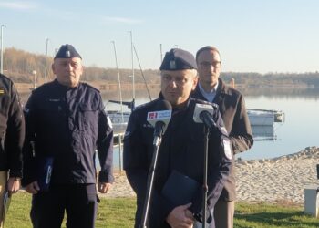 Tarnobrzeg: Dla policjantów miniony sezon nad jeziorem był pracowity
