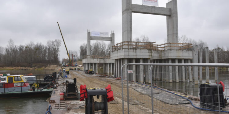 Stalowa Wola: Wmurowano kamień węgielny pod budowany 3 most na Sanie