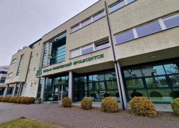 Stalowa Wola: W inspektoracie ZUS o urodzinach, wakacjach składkowych i świadczeniach dla rodzin
