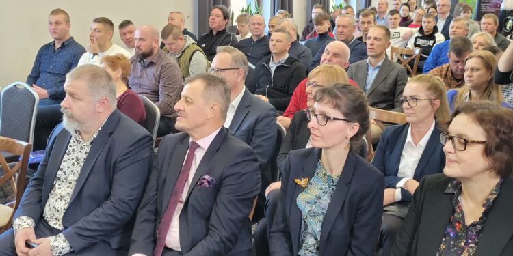 Sandomierz: „100 sadów Sandomierz”. Podsumowanie trzech lat projektu dotyczącego zrównoważonej produkcji jabłek