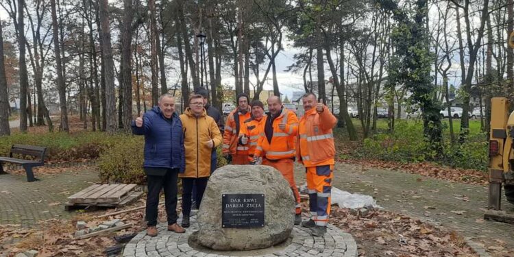 Mielec: Pomnik Honorowych Dawców Krwi ma swoje nowe miejsce
