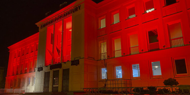 Stalowa Wola: Pod MDK mówili o przemocy wobec dzieci