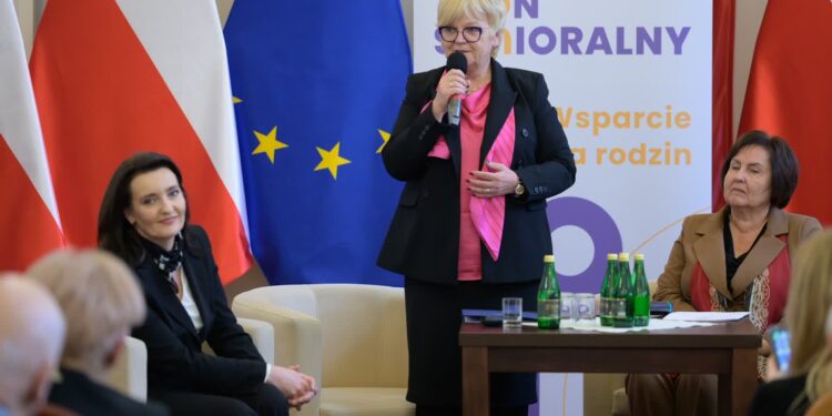 Mielec/Region: Minister Okła-Drewnowicz  o bonie senioralnym