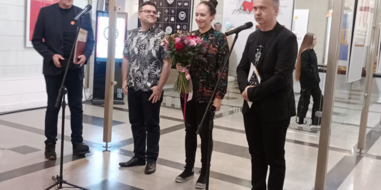 Stalowa Wola: Wystawa retrospektywna otworzyła jubileusz MDK