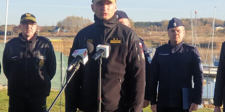 Tarnobrzeg: Strażacy nad jeziorem