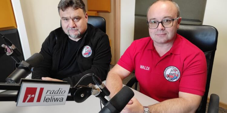 Adam Żarów i Waldemar Jaworski z grupy  Mikołaje na Motocyklach & Przyjaciele