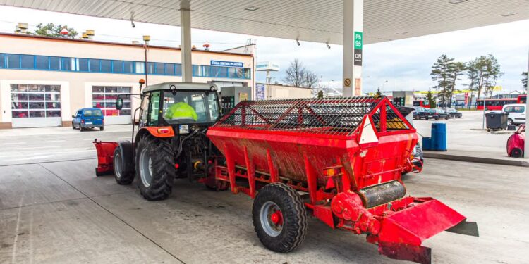 Stalowa Wola: Służby w gotowości na nocne opady śniegu