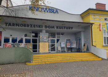 Tarnobrzeg: Dwa domy kultury i wspólny konkurs „Wiersz za wiersz”
