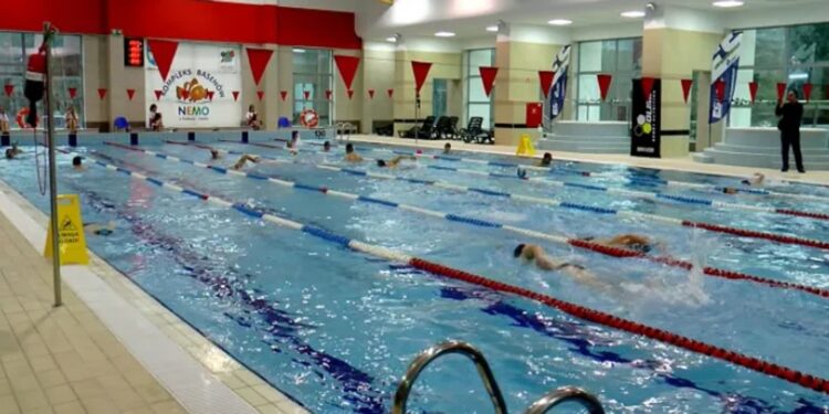 Dębica: Prawie 800 dzieci z Gminy Dębica uczy się pływać!