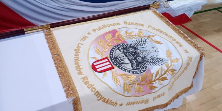 Radomyśl nad Sanem: Szkoła imienia Legionistów Radomyskich ma swój sztandar