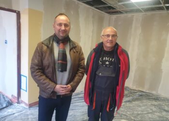 Tarnobrzeg: Uczniowie „Budowlanki” remontują szpitalne pomieszczenia