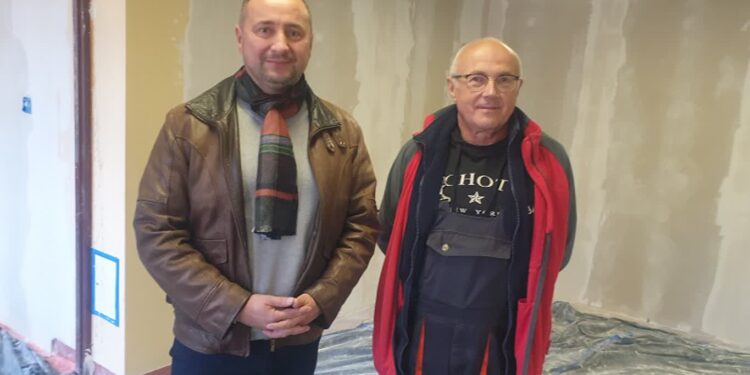 Tarnobrzeg: Uczniowie „Budowlanki” remontują szpitalne pomieszczenia