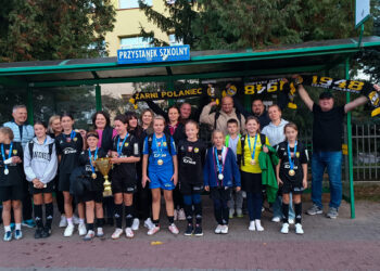 Drużyny z Połańca podczas eliminacji wojewódzkich Z Orlika na Stadion w Sandomierzu