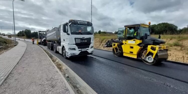 Dębica: Inwestowanie w infrastrukturę  drogową…
