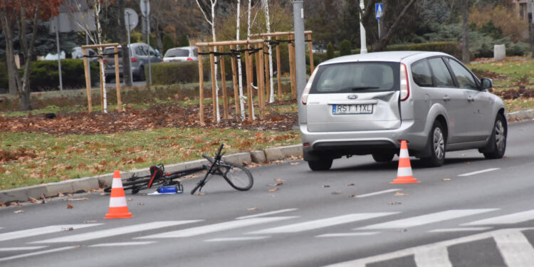 Stalowa Wola: 14-latek jadący rowerem potrącony na przejściu