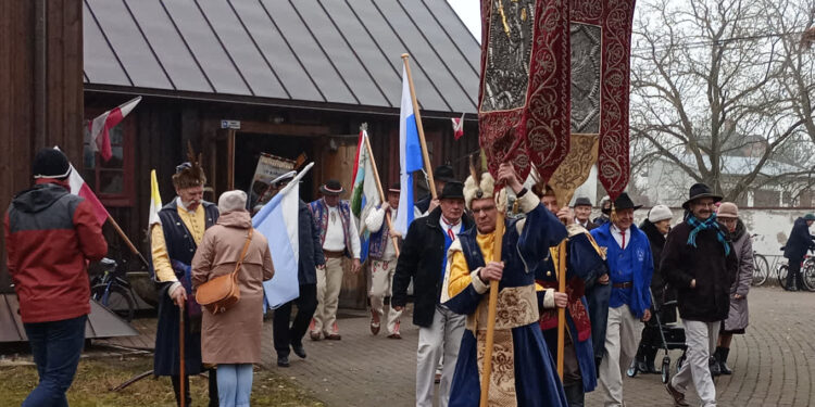 Ulanów: Flisacy podziękowali świętej Barbarze za opiekę i podsumowali sezon