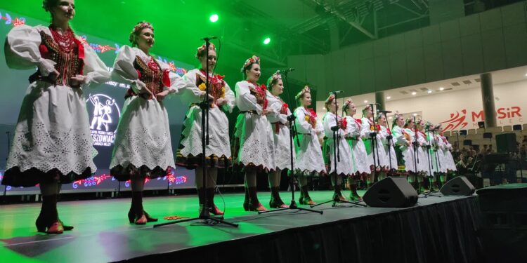 Mielec: Wystąpili po 22 latach…. w hali sportowej MOSiR