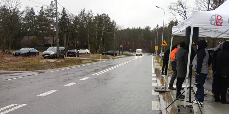 Sieraków: Dobiegła końca przebudowa drogi wojewódzkiej 858 – ostatni odcinek leśnego duktu już w asfalcie