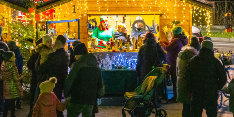 Nowa Dęba. Jarmark przed SOK-iem