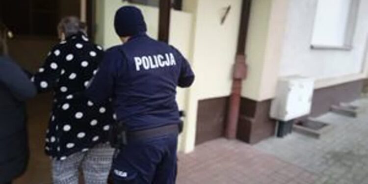 Sandomierz: Starsza kobieta uratowana przez przypadkowych przechodniów