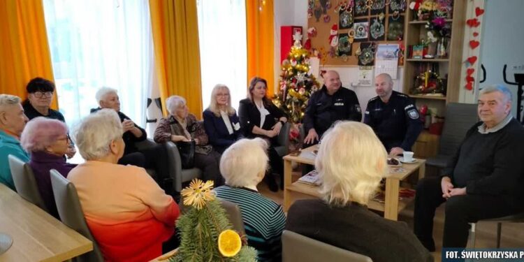 Sandomierz: Policja przestrzega przed zagrożeniami w cyberprzestrzeni