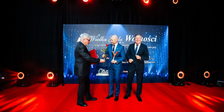 Mielec: Mielec  z tytułem  „Samorząd 35-lecia Wolności”