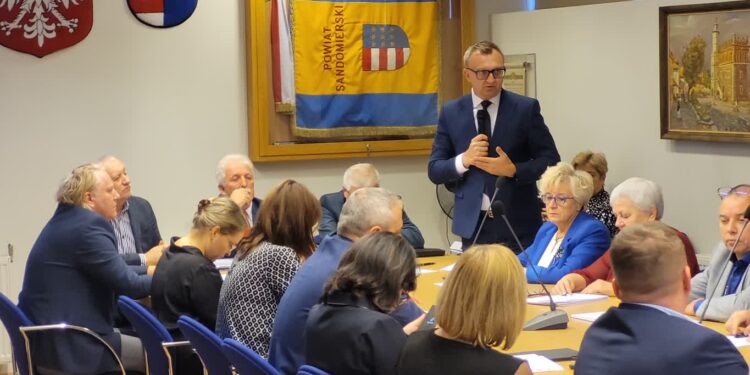 Sandomierz: Rekordowy budżet powiatu sandomierskiego na 2025 rok