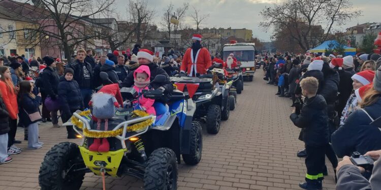 Tarnobrzeg: Głośno, kolorowo i świątecznie. Wyjątkowa XXI Parada Mikołajów