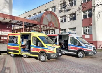 Tarnobrzeg: Karetki transportowe z nowoczesnym wyposażeniem trafiły do wojewódzkiego szpitala